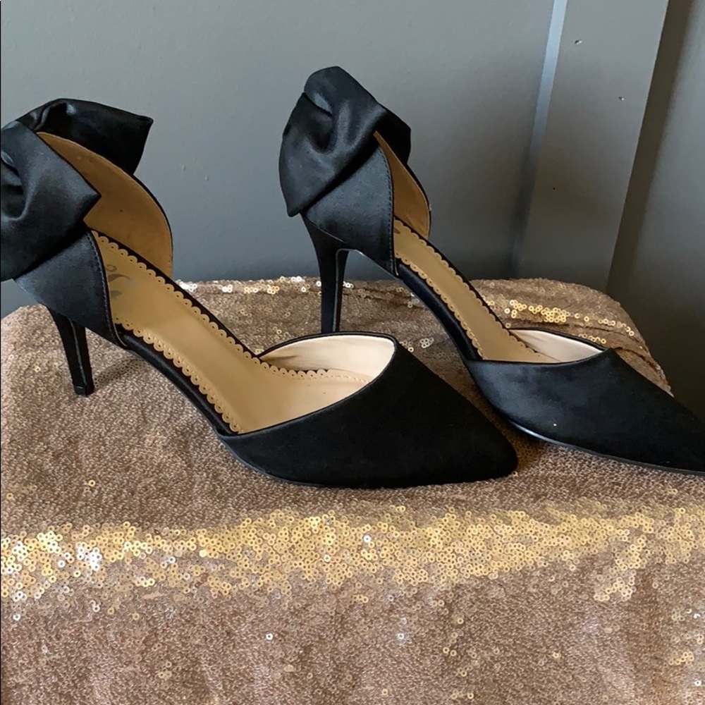 BRAND MEW BLACK DRESS HEELS